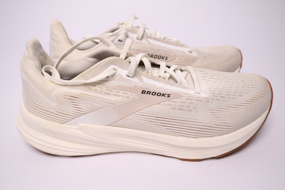Brooks Women's Revel 8 Comfort Size US 9.5 New Read #180